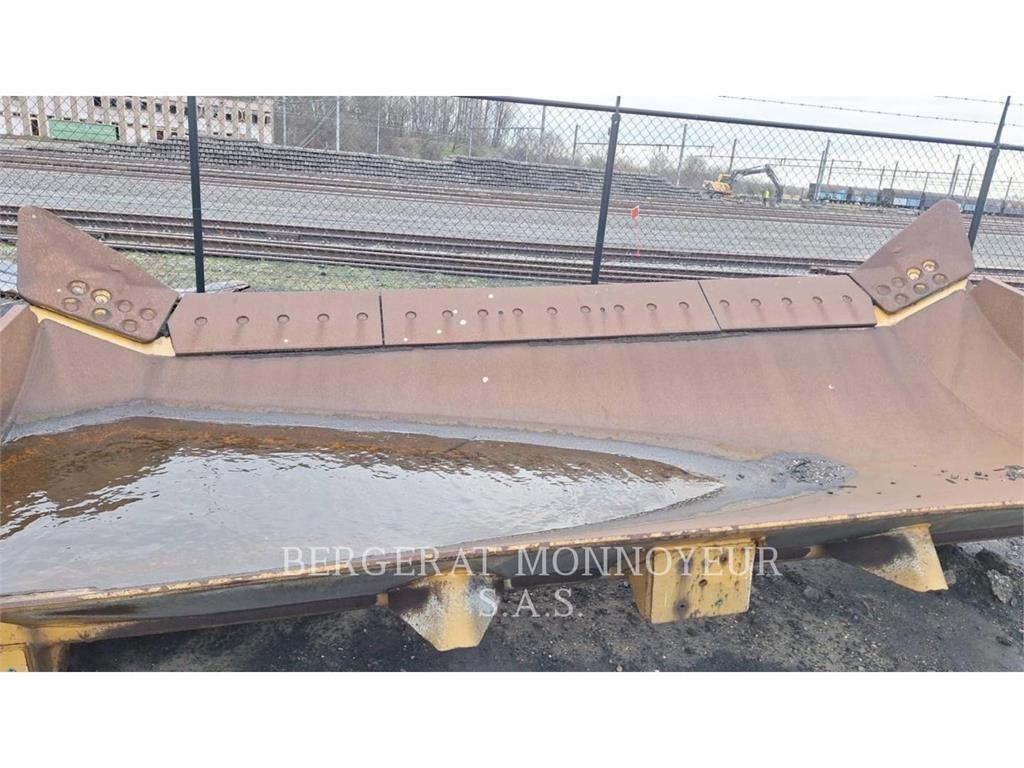 CAT D8T Buldozere pe senile