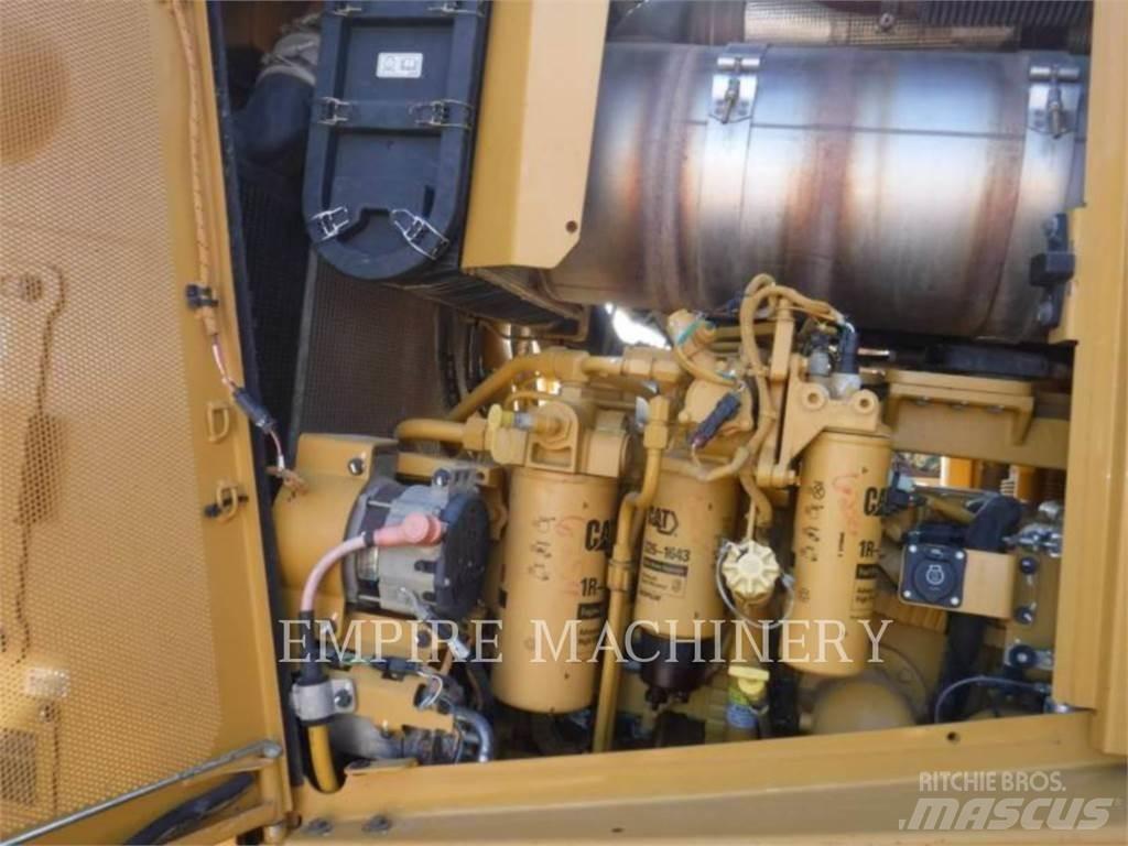CAT D8T Buldozere pe senile