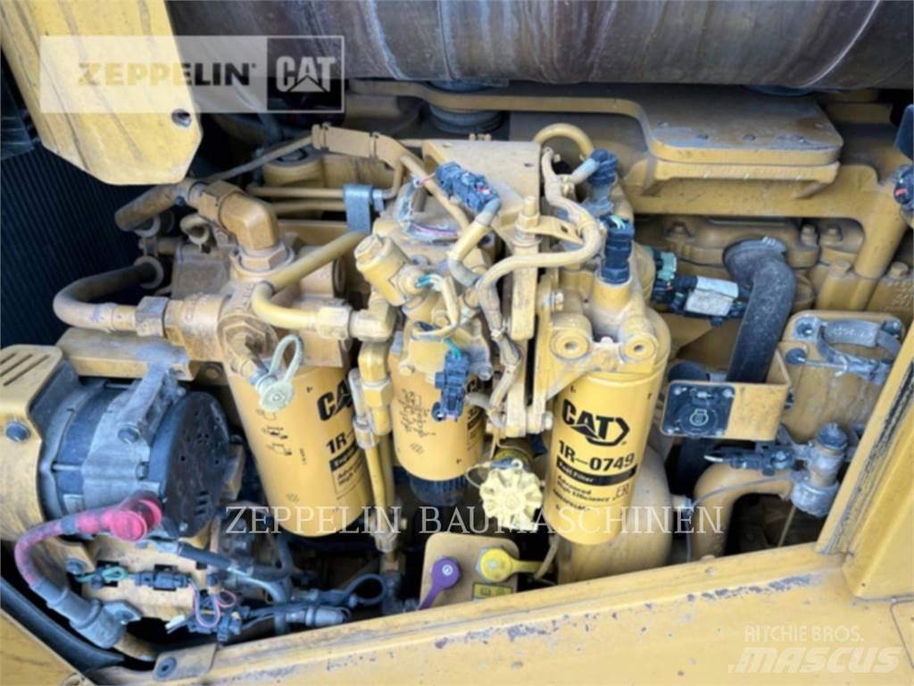 CAT D8T Buldozere pe senile