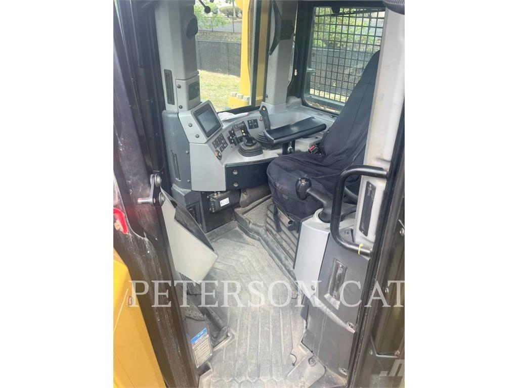 CAT D8T Buldozere pe senile