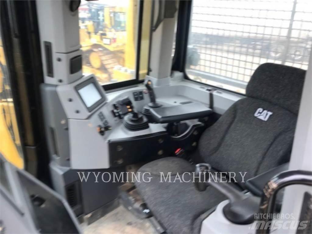 CAT D8T Buldozere pe senile