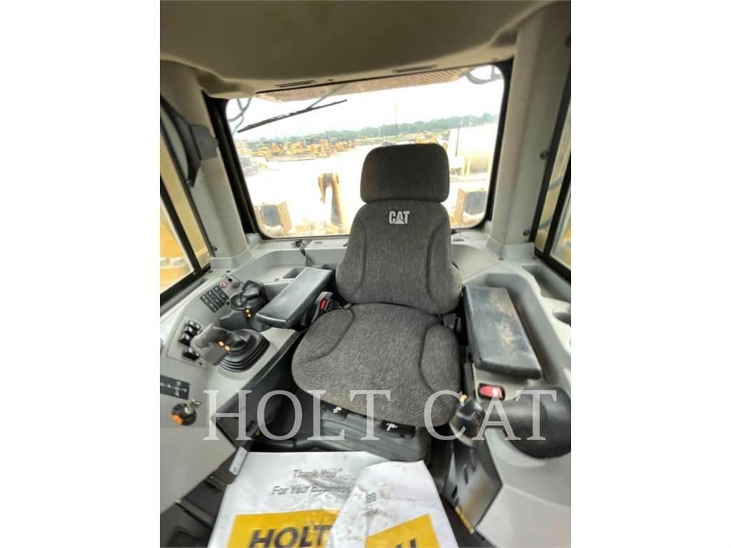 CAT D8T Buldozere pe senile