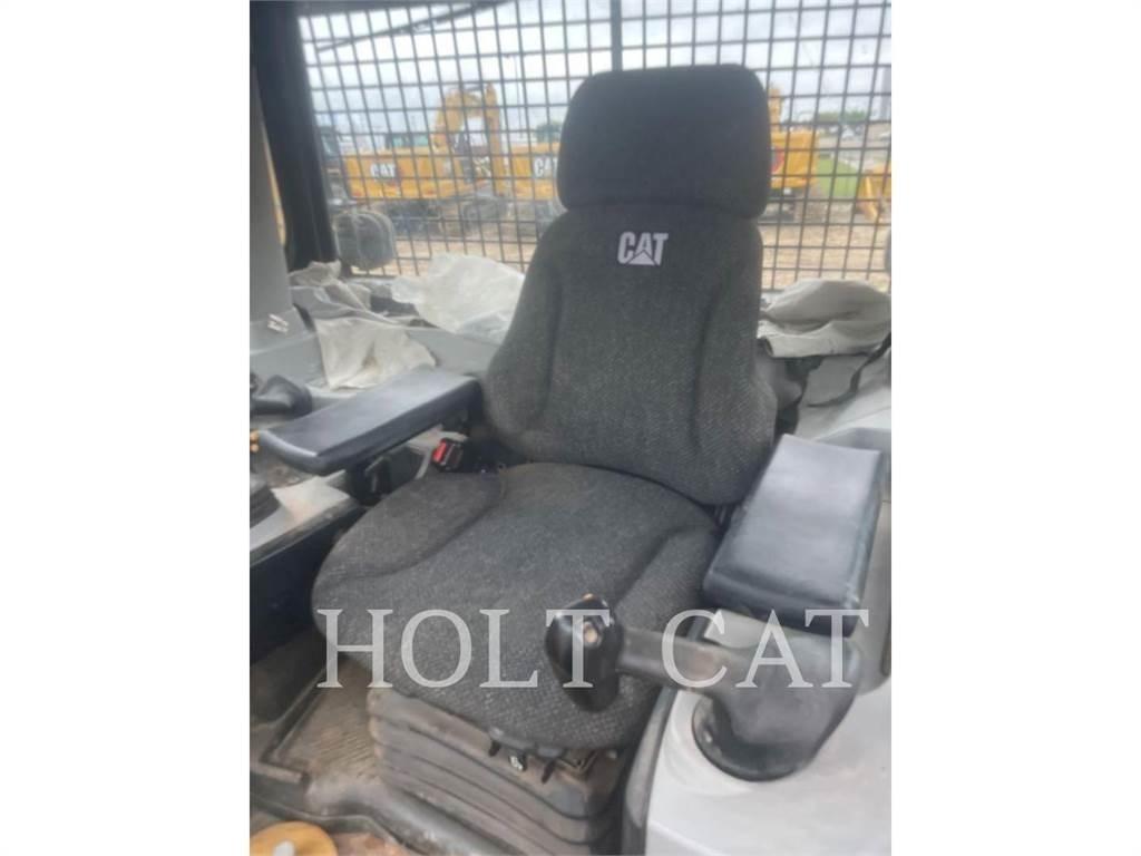 CAT D8T Buldozere pe senile