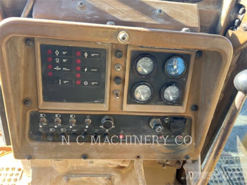 CAT D9N Buldozere pe senile