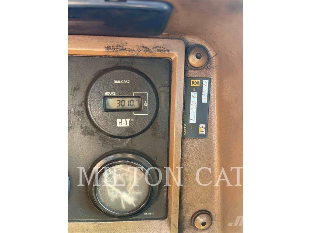 CAT D9N Buldozere pe senile