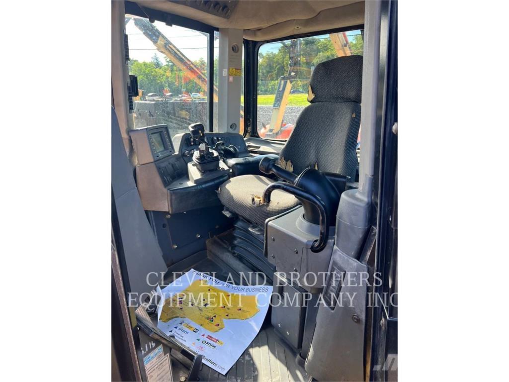 CAT D9T Buldozere pe senile