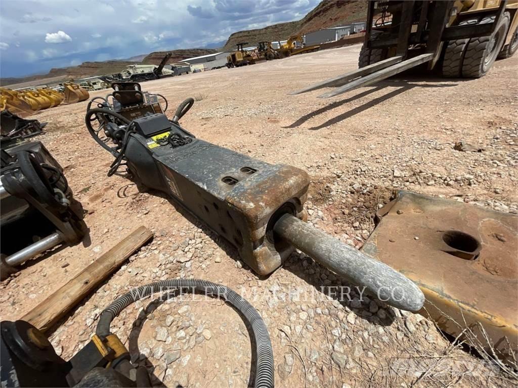 CAT HM 320 130 Ciocane / Concasoare