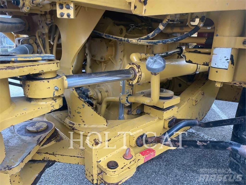 CAT IRONWOLF 972GII Incarcator pe pneuri
