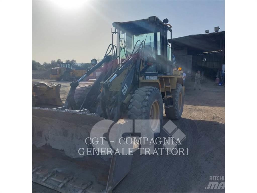 CAT IT14G Incarcator pe pneuri