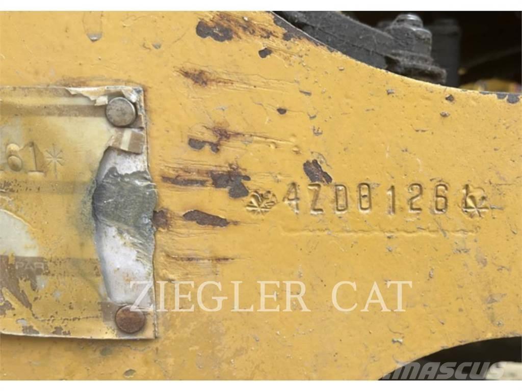 CAT IT18B Incarcator pe pneuri