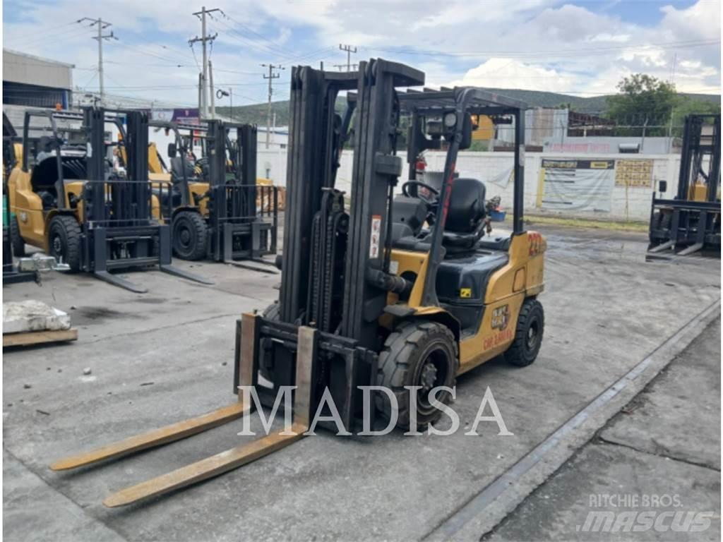 CAT LIFT TRUCKS DP30NM Stivuitor diesel