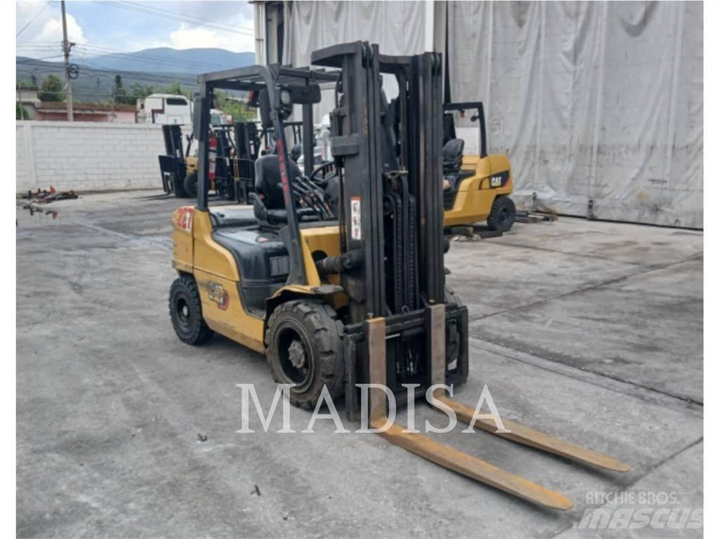 CAT LIFT TRUCKS DP30NM Stivuitor diesel