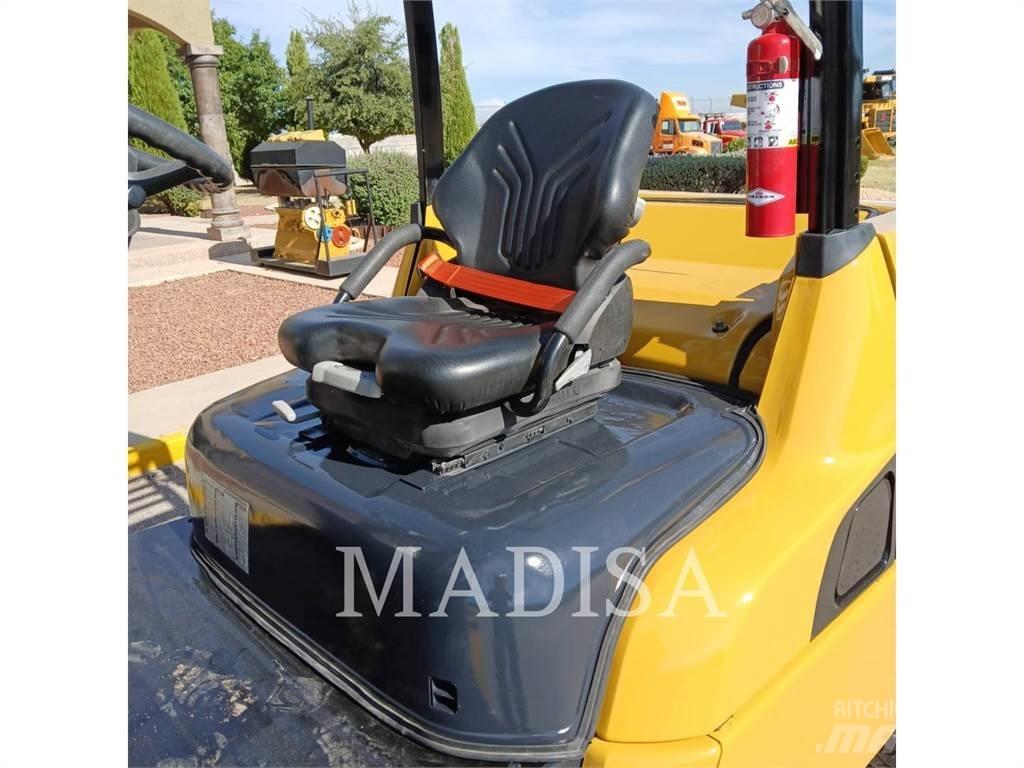 CAT LIFT TRUCKS DP50NM Stivuitor diesel