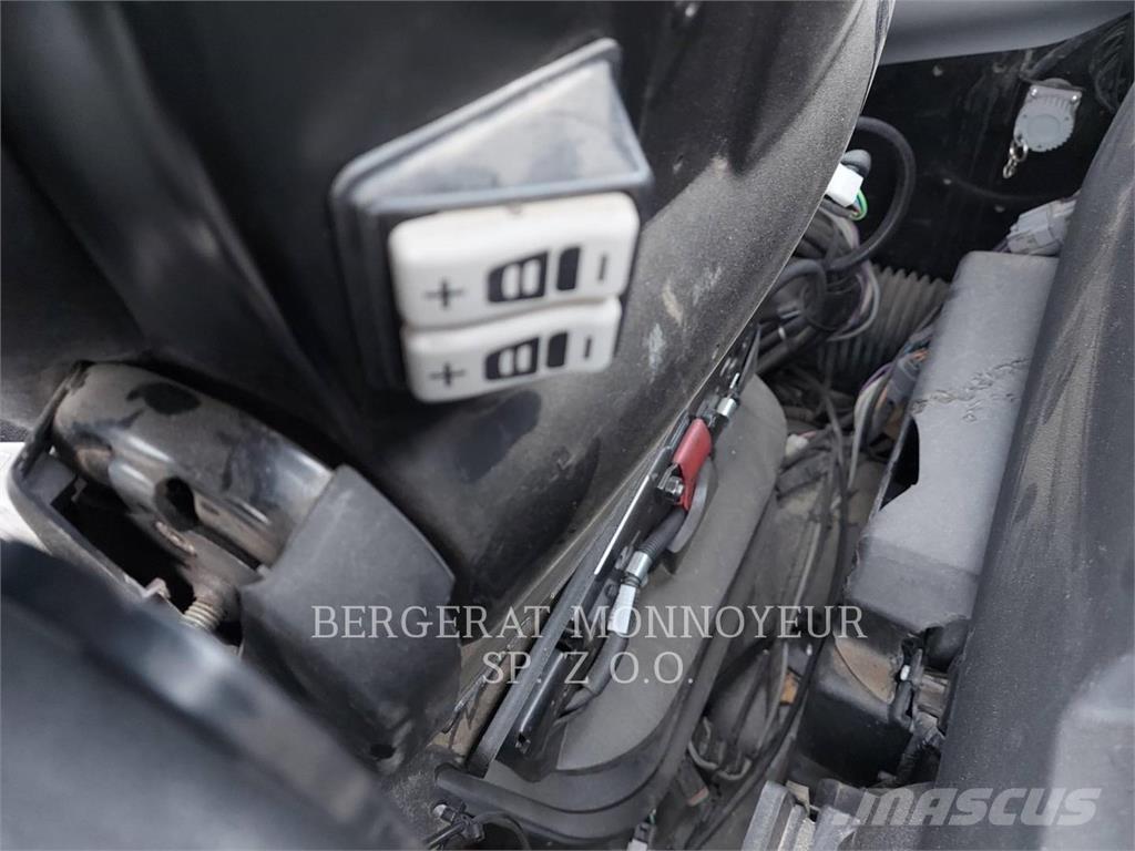 CAT M313D Excavatoare cu roti