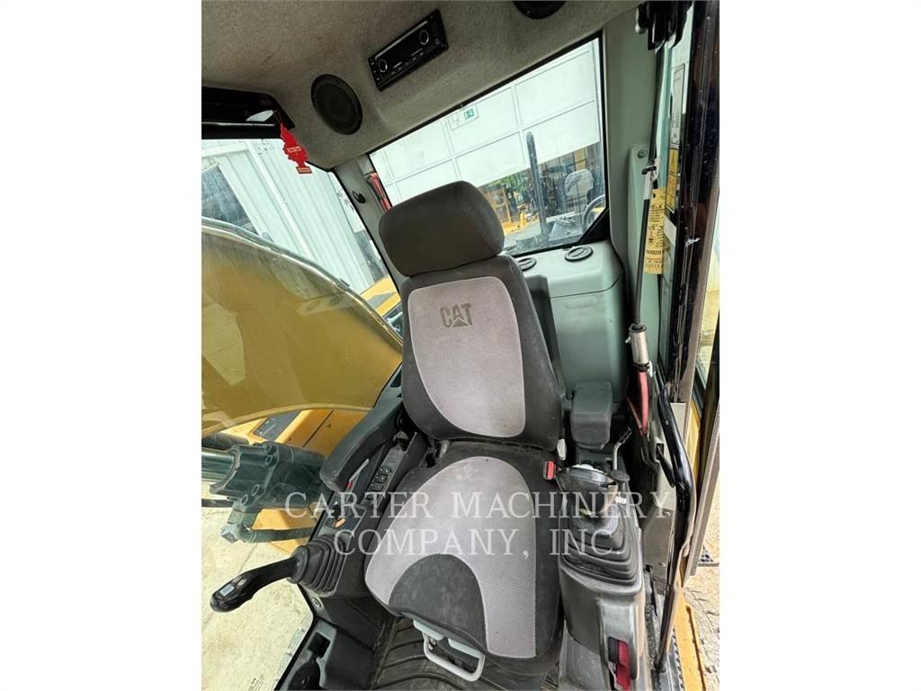 CAT M318F Excavatoare cu roti