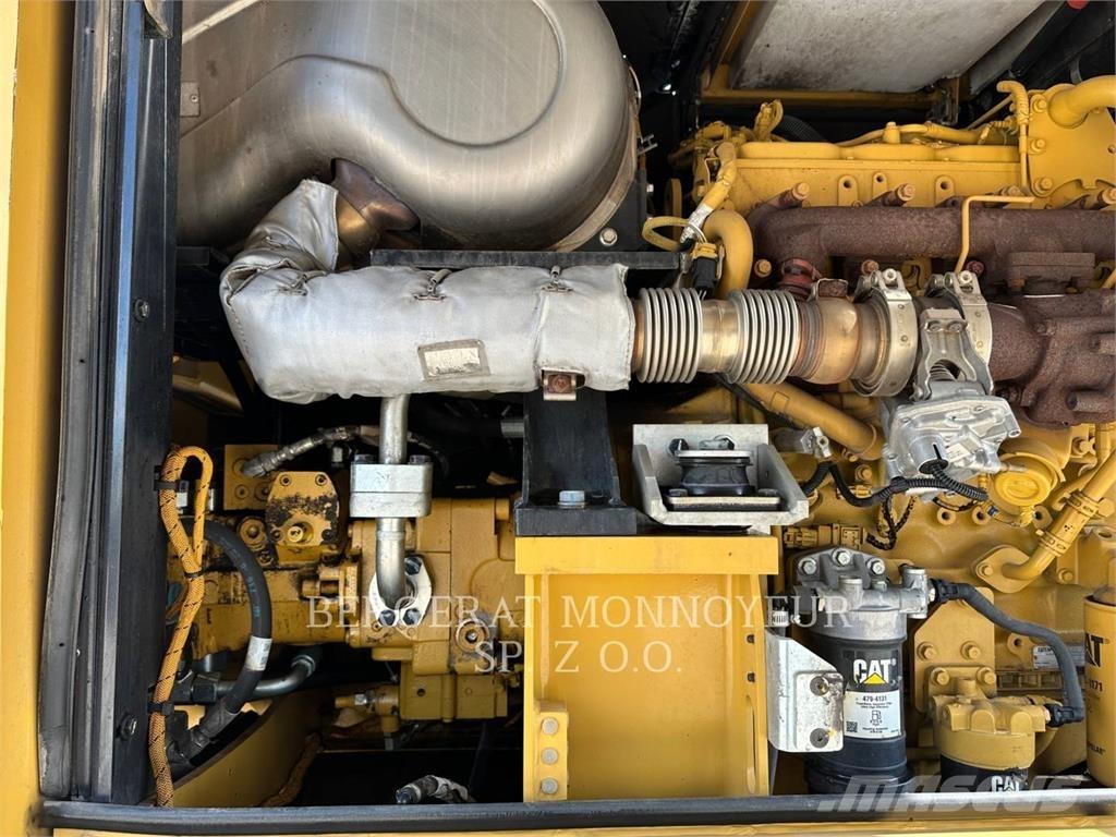 CAT M318F Excavatoare cu roti
