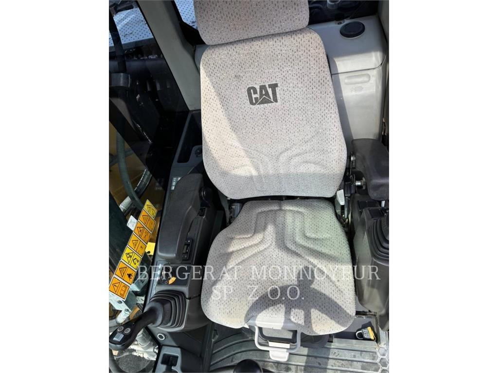 CAT M318F Excavatoare cu roti