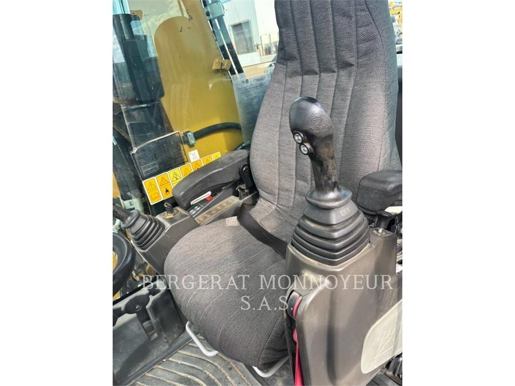 CAT M318F IVC Excavatoare cu roti