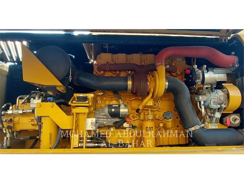 CAT M320D2 Excavatoare cu roti