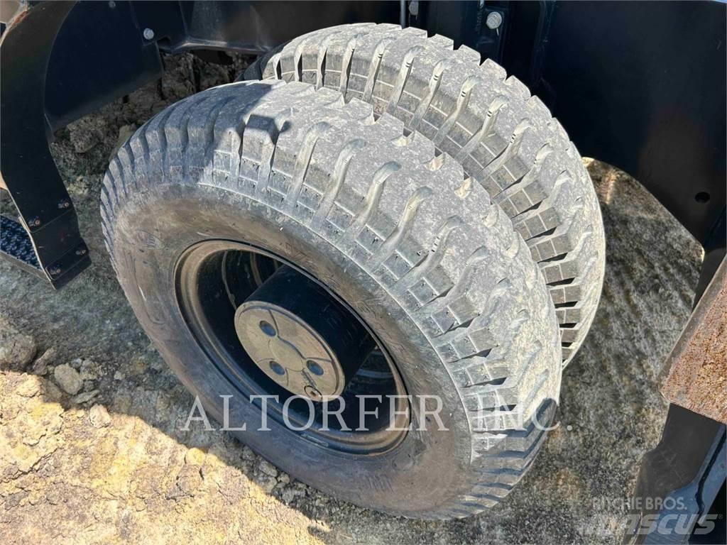 CAT M320F Excavatoare cu roti