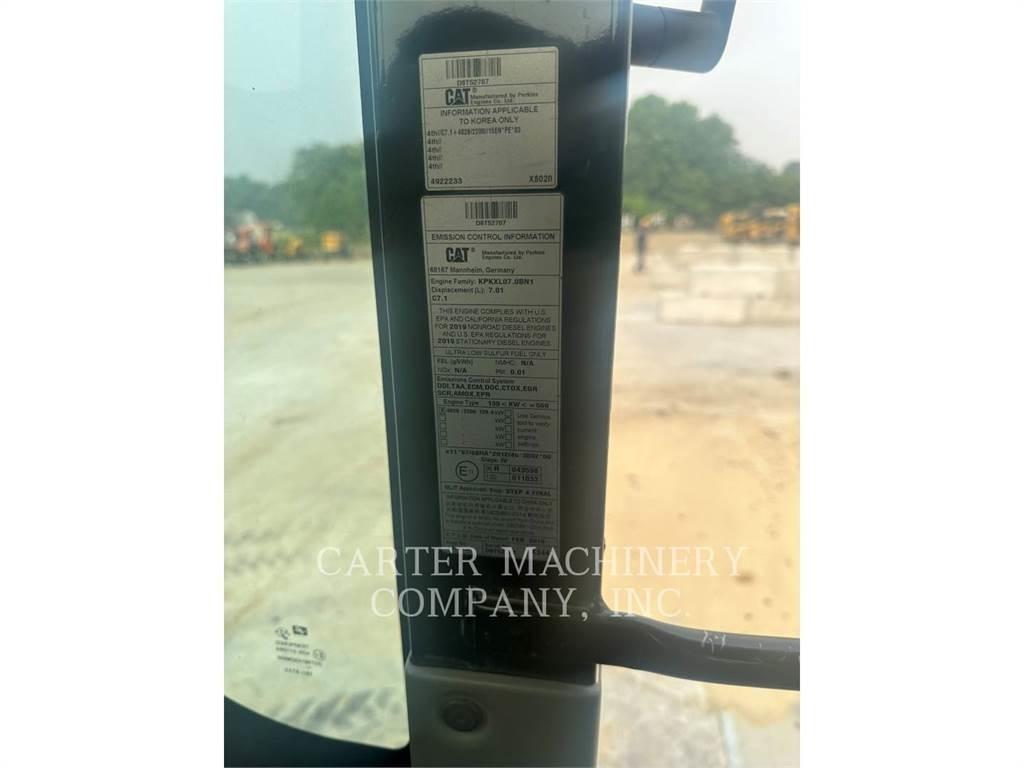 CAT M322F Excavatoare cu roti