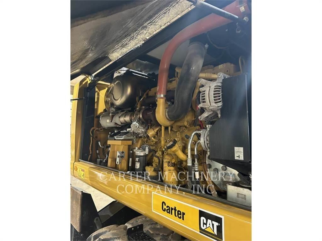 CAT M322F Excavatoare cu roti