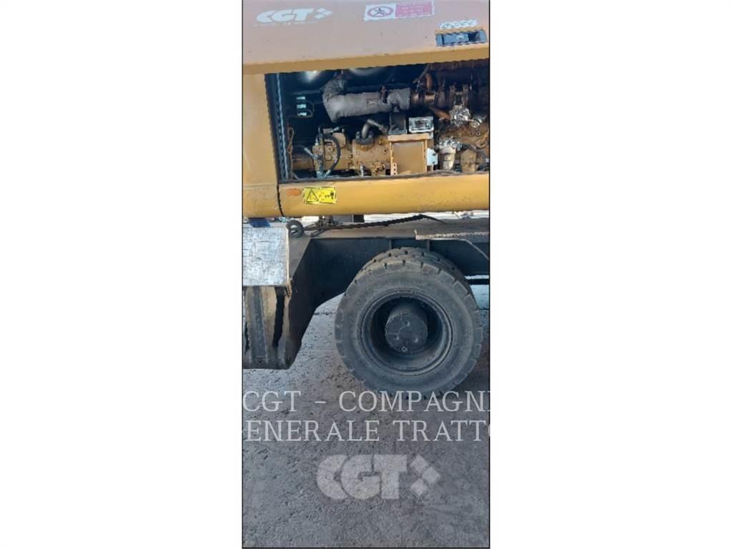 CAT MH 3024 Excavatoare cu roti