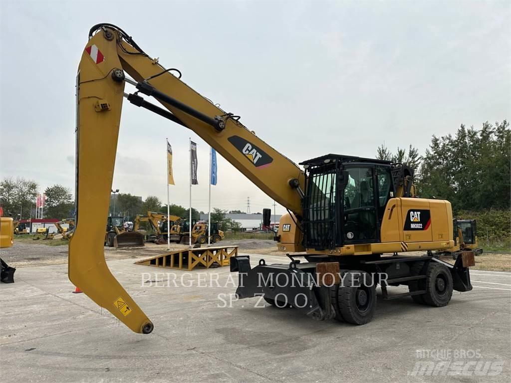 CAT MH3022 Excavatoare cu roti