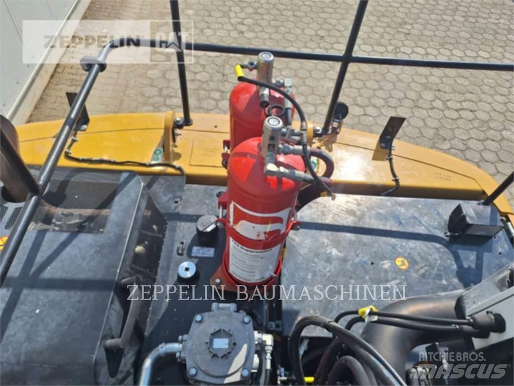 CAT MH3022-06C Excavatoare de demolare