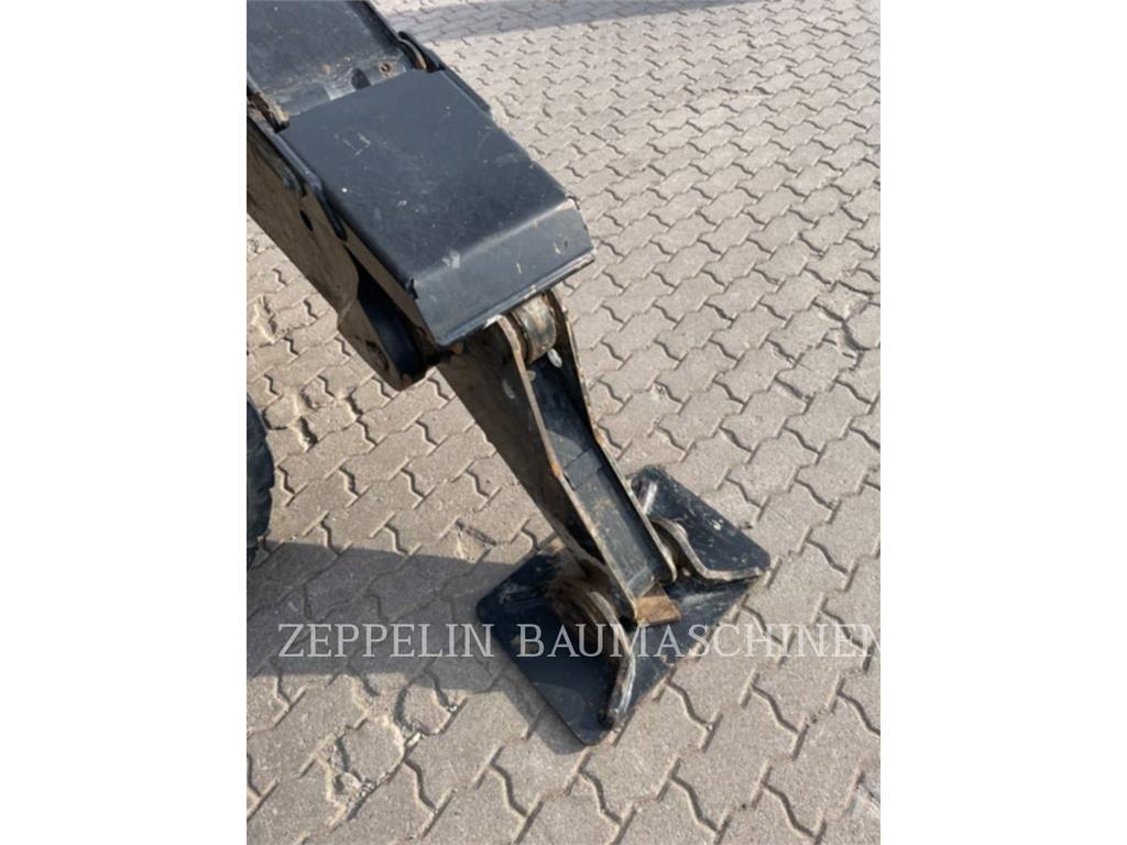CAT MH3022-06C Excavatoare de demolare