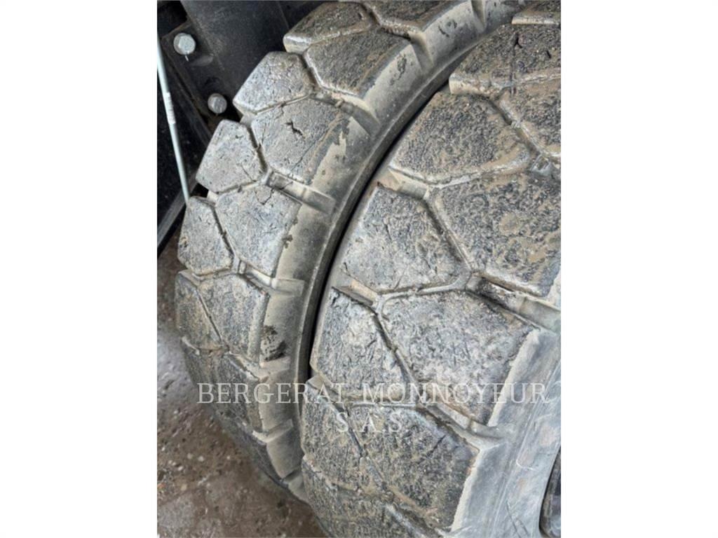 CAT MH3022-07 Excavatoare cu roti