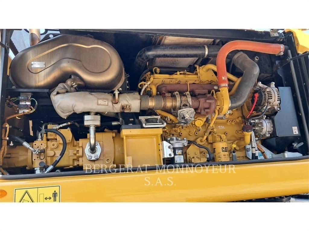 CAT MH3022-1 Excavatoare cu roti