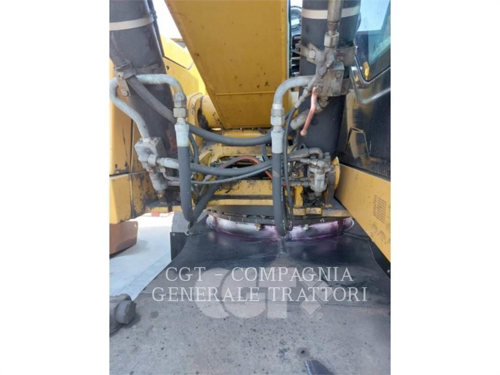 CAT MH3024 Excavatoare cu roti