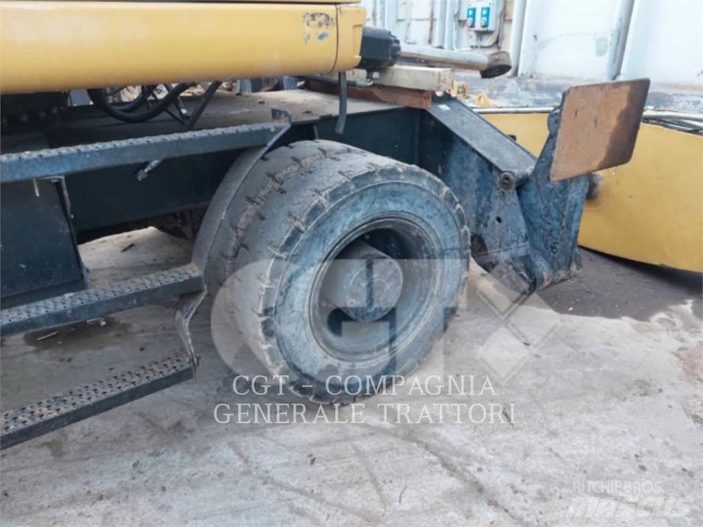 CAT MH3024 Excavatoare cu roti