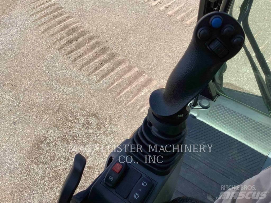 CAT MH3024 Excavatoare cu roti