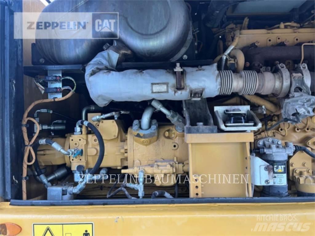 CAT MH3024 Excavatoare de demolare