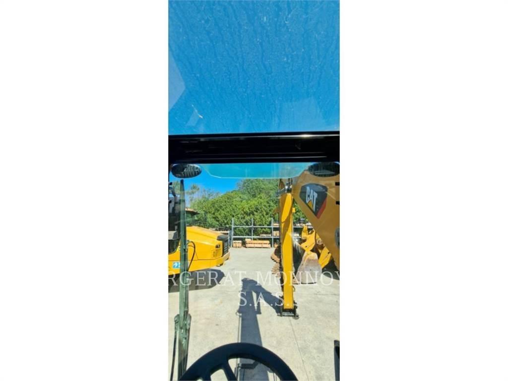 CAT MH3024-06 Excavatoare cu roti