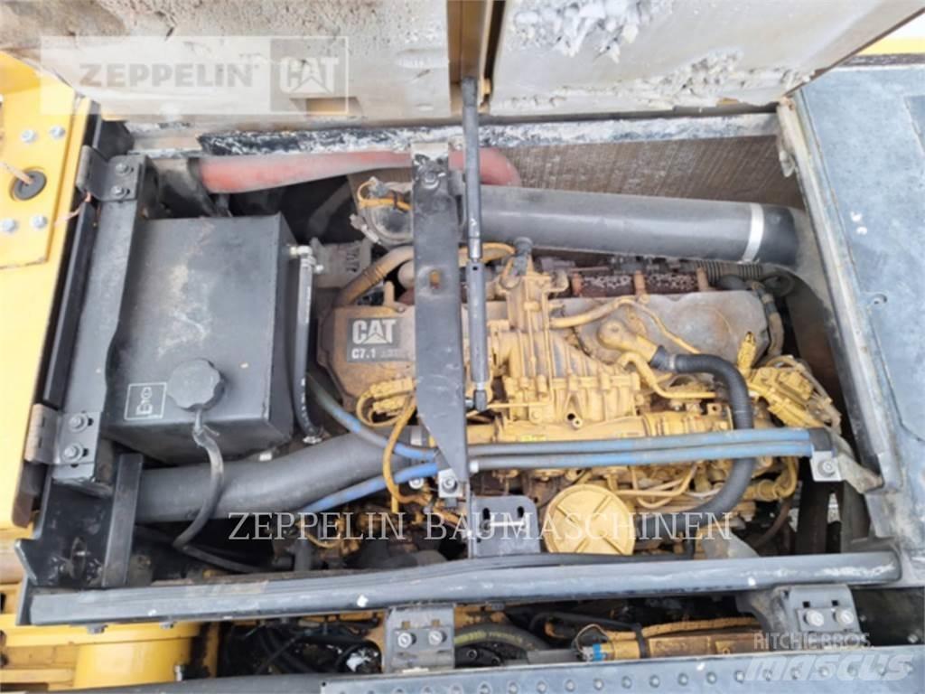 CAT MH3024-06C Excavatoare de demolare