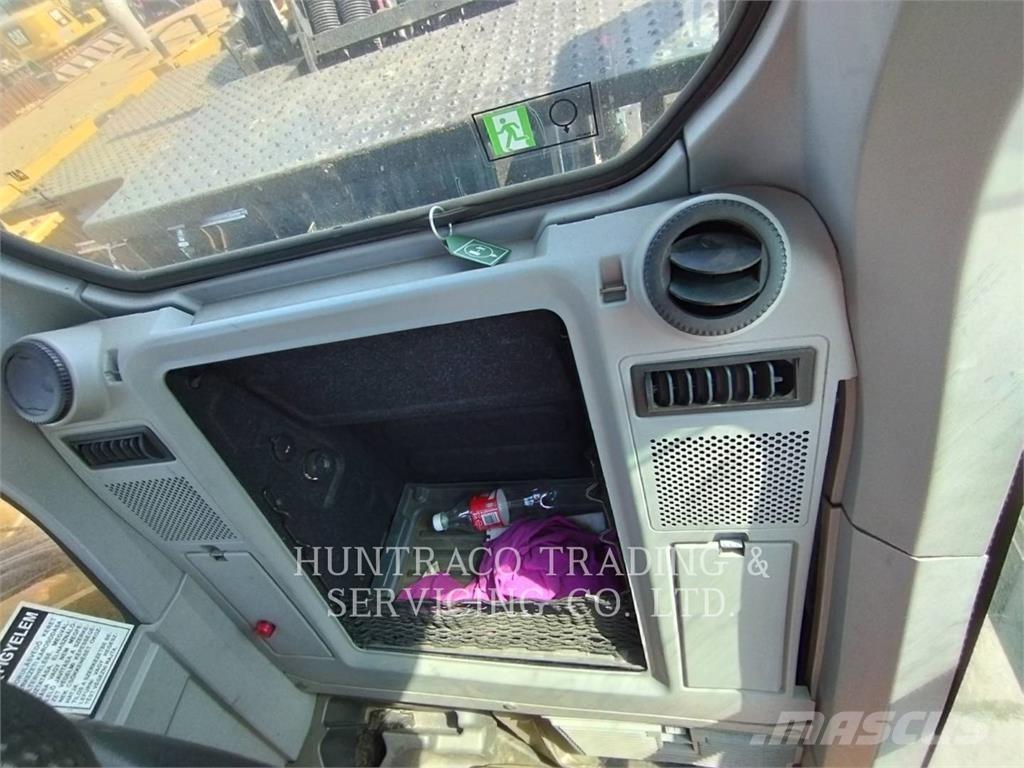 CAT MH3024-07 Excavatoare cu roti