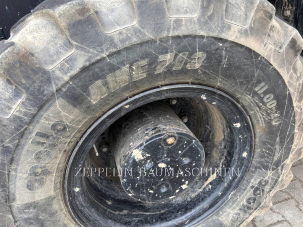 CAT MH3024-07A Excavatoare de demolare