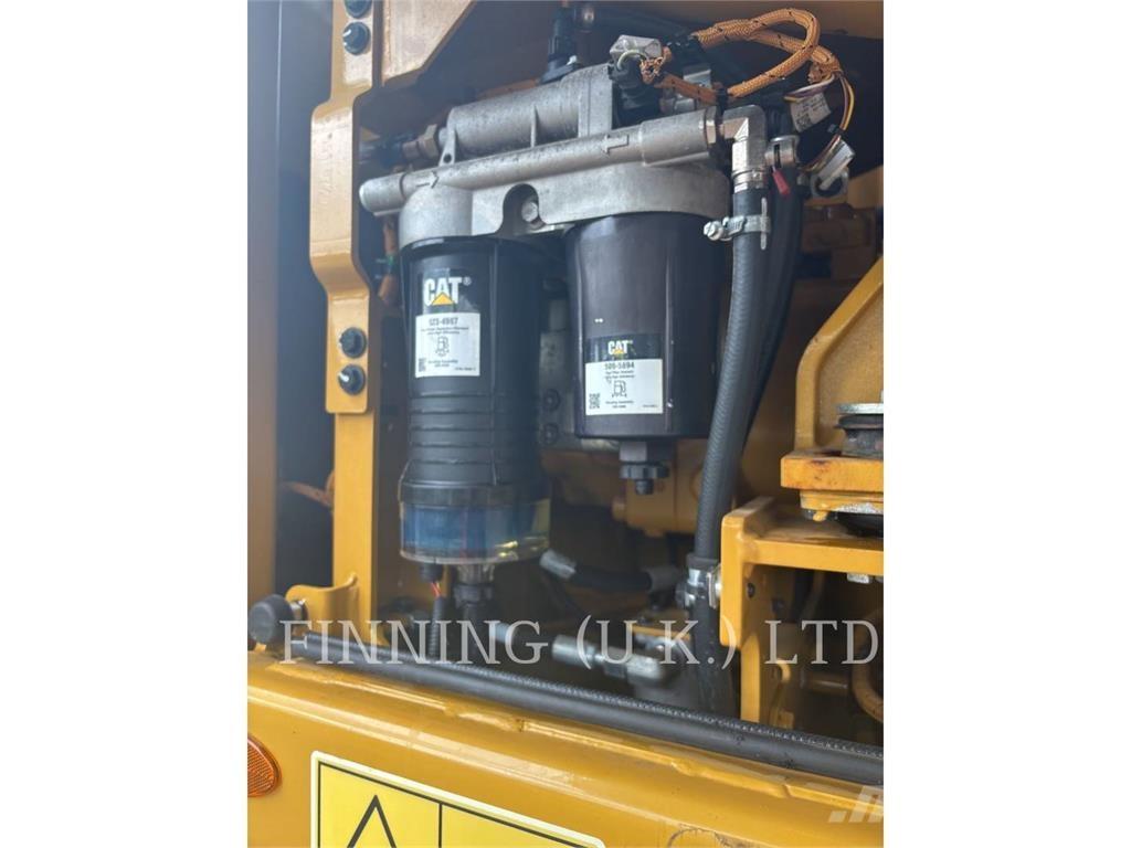 CAT MH3024 07W Excavatoare cu roti