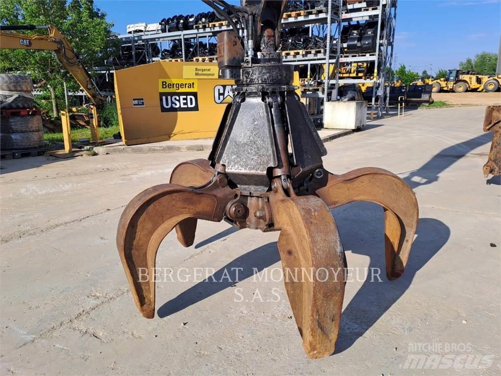 CAT MH3026 Excavatoare cu roti