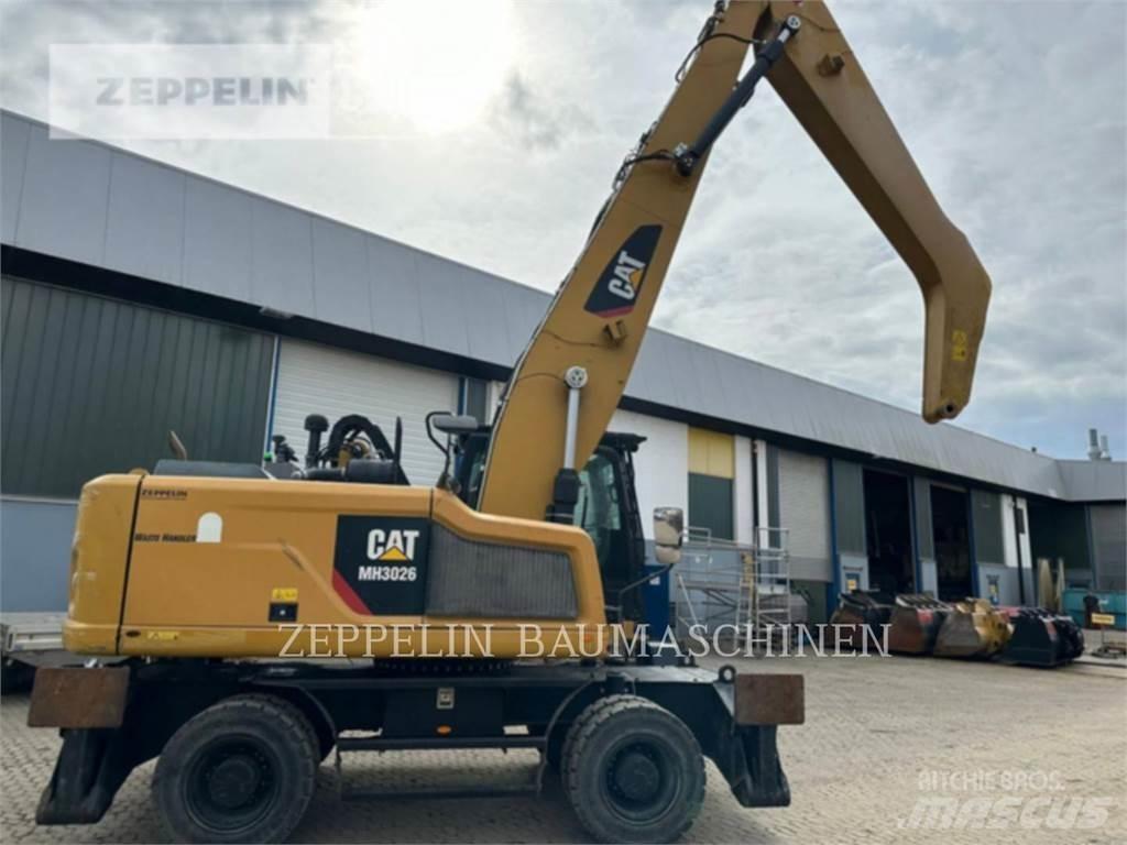 CAT MH3026-06C Excavatoare de demolare