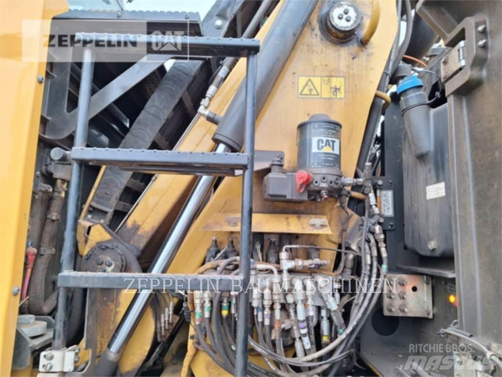 CAT MH3026-06C Excavatoare de demolare