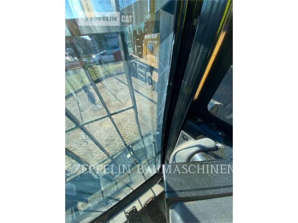 CAT MH3026-06C Excavatoare de demolare