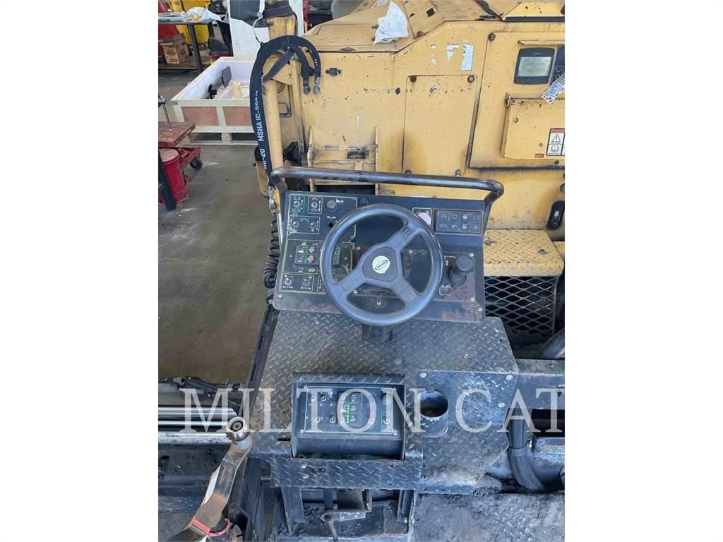 CAT P385B-2194 Pavatoare asfalt