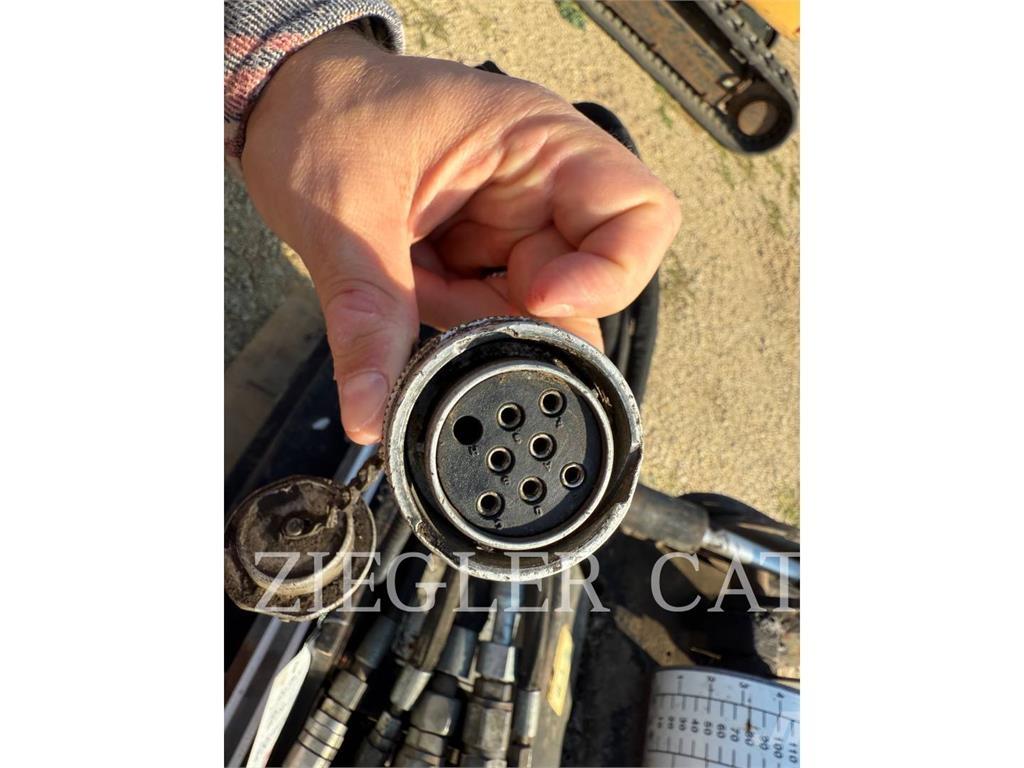 CAT PC205 Mini incarcator