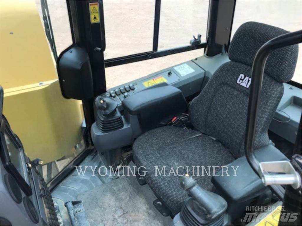 CAT PL61 Buldozere pentru montat tevi