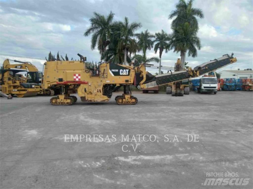 CAT PM-200 Utilaje asfalt cu freze reci