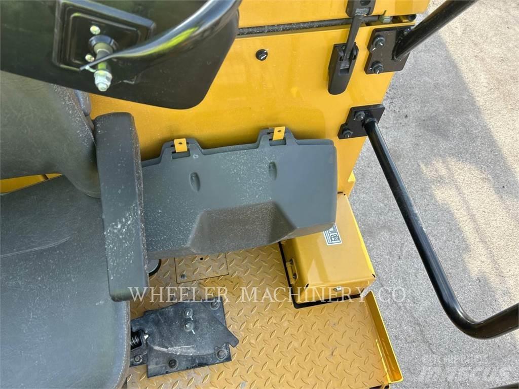 CAT PM822 Utilaje asfalt cu freze reci